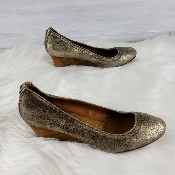 Calvin Klein Jeans Jayleen Gold Leather Wedge - Picture 12 of 12